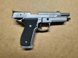 Sig Sauer x-Five Allround Mod. 226 in 9 mm Luger mit 5 Magazienen