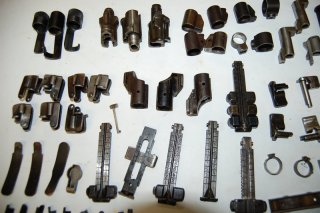 Konvolut 81 x K 98 u. andere Militärische Waffen Teile Details siehe Bilder