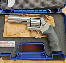 Smith & Wesson M 686 LL4,0" im Kal. 357Mag