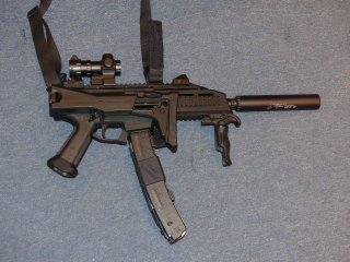 Pistole CZ Scorpion EVO3 cal. 9mm mit EVO3 B&T Schalldämpfer