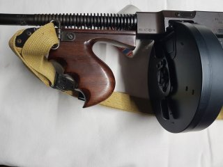 Thompson Frontgriff M1928
