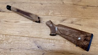 Blaser R8 Schaft OHNE System/Gehäuse // Holzklasse 3 // Mit Original Blaser Riemenbügelösen // NEU