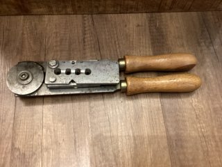 4 - fach .44 Magn. .44 Automag GIEßZANGE / Kokille Dia.433 - 210gr RN GC von Klaus Wich mit Griffen