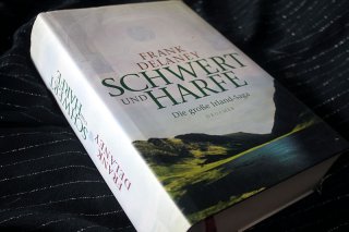 SCHWERT UND HARFE - Die große Island-Saga Frank Delaney