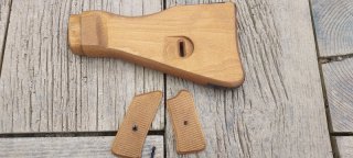 GewehrSchäft Stg 44 , kolben mit griffschale,holz - TOP Repro !!!