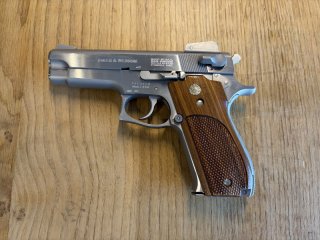Smith & Wesson Modell 639 9mm Luger Pistole inkl. Holster Leder