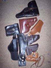 Konvolut Holster Beretta Colt P08 C96 Mauser Uzi G36 HK WaltherDachbodenfund