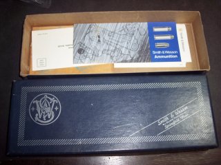 Smith & Wesson Revolver Orig.verp. Karton S&W Mod. 28-2 6" .38 .357Dachbodenfund