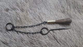 Reinigungs Set für Steinschloss Waffen, Pfannenbürste und Zündlochnadel/ Cleaning set for flintlock