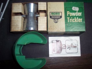 Powdertrickler Pulverdosierer RCBS + Zündh.schale Lee Dillon Hornady Presse Dachbodenfund