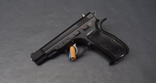 Brünner Pistole Modell CZ 75B, Kaliber 9mmLuger, brüniert, Montage,sehr gut