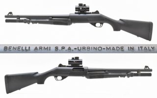 BENELLI " NOVA TACTICAL " Rep.- Flinte mit 18,5" / 47cm Lauf Kal. 12/89 mit Hawke Red Dot