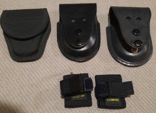 Konvolut Handschellen-Holster