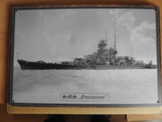 Blech-Erinnerungsschild an das Schlachtschiff Gneisenau