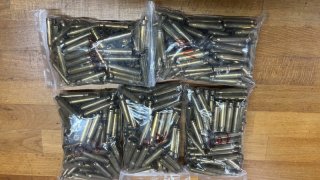 500 x 223 REM Hülsen von Hornady, gereinigt und Zündhütchen entfernt