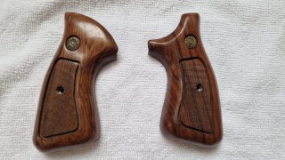 TAURUS HOLZGRIFFSCHALEN