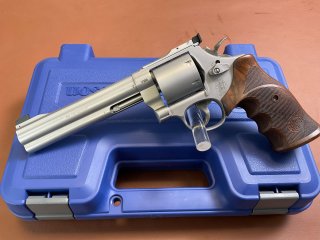 Revolver Smith & Wesson 629-6 Classic Champion im Kaliber .44 Magnum SNR DYS1390