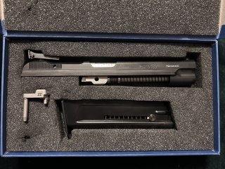 SIG 210/6, Wechselsystem Hämmerli mit Magazin Kaliber .22 lfB, neuwertig mit Kasten