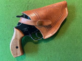 KLEINES NETTES GÜRTELHOLSTER KLEINREVOLVER CHIEF J FRAME 1,5-2,0"