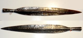 massive afrikanische Lanzenspitze, 50,5 cm