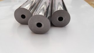 Drilled steel tube - Gebohrte Stangen
