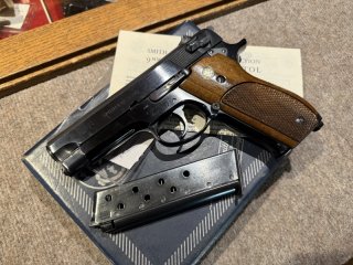 halbautomatische Pistole von S&W Mod 39-2 mit OVP Kal 9 mm Luger