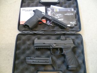 Pistole SIG Sauer P320 Romeo-Dot 9mm Luger