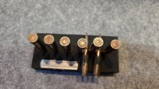8 französische 7,5×54 MAS Patronen auf Alu-Ladestreifen