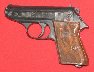 RECK Schreckschuss- Pistole, eine RECK Mod. PK 800 mit der PTB 196 / 2 in cal. 8mm K / Fehler