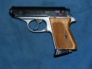 Erma EGP 75 cal. 8mm Bicolor mit Holzgriffen PTB 69/4 ohne Laufschwächung