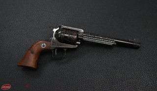 Ruger SAA Revolver Mod. Super Blackhawk, Kal. .44 Mag mit aufwändiger Handgravur