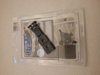 LPA-Visierung WXT0407 mit Picatinny-Ausschnitt in schwarz für S&W Revolver