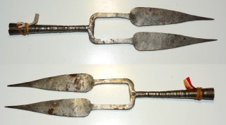 Doppelspitze von afrikanischem Speer