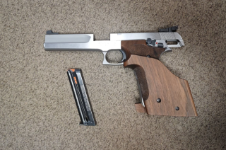 Smith und Wesson S&W Model 2206 Champion in hervorragendem Zustand .22 LR Sportpistole