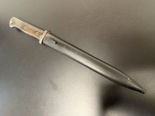 Altes Bajonett mit Sägerücken