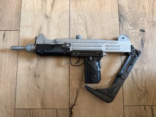 UZI Schreckschuss Nachbau