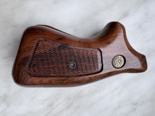Revolver Griffschalen