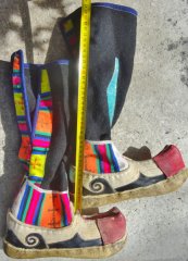 Orig. antike farbenfreudige tibetanische Stiefel