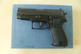 Pistole SIG Sauer P225 Montage Suisse 9mm Luger Behördenwaffe