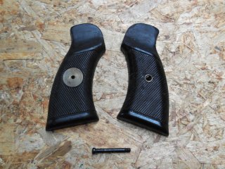 Griffschalen Enfield / Webley & Scott Revolver mit Schraube, britisch original WK2 Fertigung