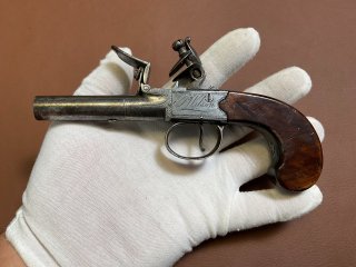 Reisetaschenpistole mit Steinschloss im Kaliber 11 mm