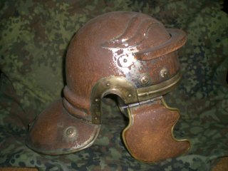 abx Gealterter römischer Legionärs Helm