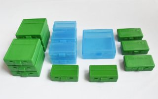 Konvolut mit MTM Patronenboxen / Zubehörboxen, für 7,65mmBrowning, 9mm Para und ähnliche