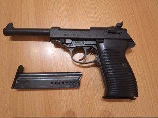 Halbautom. Pistole, ERMA, Mod. 882 S, ähnlich der P38, Kal. .22lr