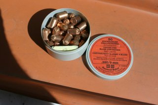 1 Dose Knallpatronen Cal 9mm Knall