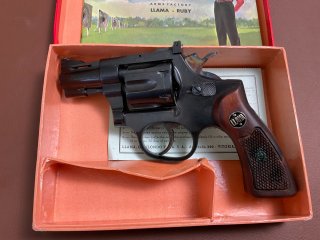 Revolver des Herstellers Llama im Kaliber .22lr SNR 709694