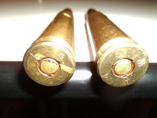 Amerikanische Munition 2 Stück Bodenstempel T W 4 5. Wahrscheinlich Twin Cities Ordnance Plant 1945