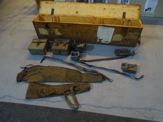 Waffenkiste, Zubehörsset für das MG 30(t) 2. Weltkrieg, W -SS, Magazintaschen, Y-Riemen Magazinader