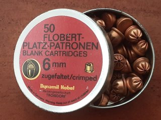 Dose mit 46 Flobert-Platzpatronen 6 mm von Dynamit Nobel