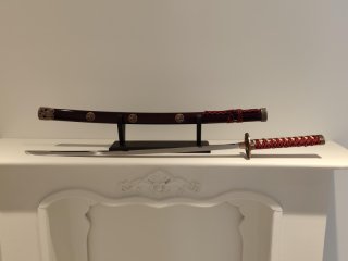 Dekoratives Katana 101 cm – Rot/Schwarz – Drachenmotiv – Edelstahl